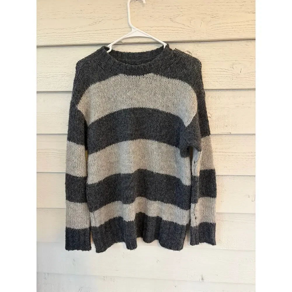 American Eagle Outfitters Jegging Fit Gray Striped Knit Sweater XS Soft Cozy - Picture 2 of 6